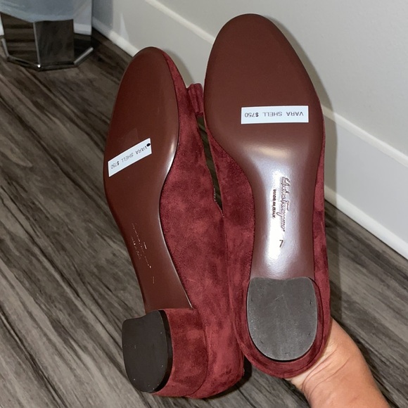 Salvatore Ferragamo Vara suede calf pumps NEW - Picture 8 of 8